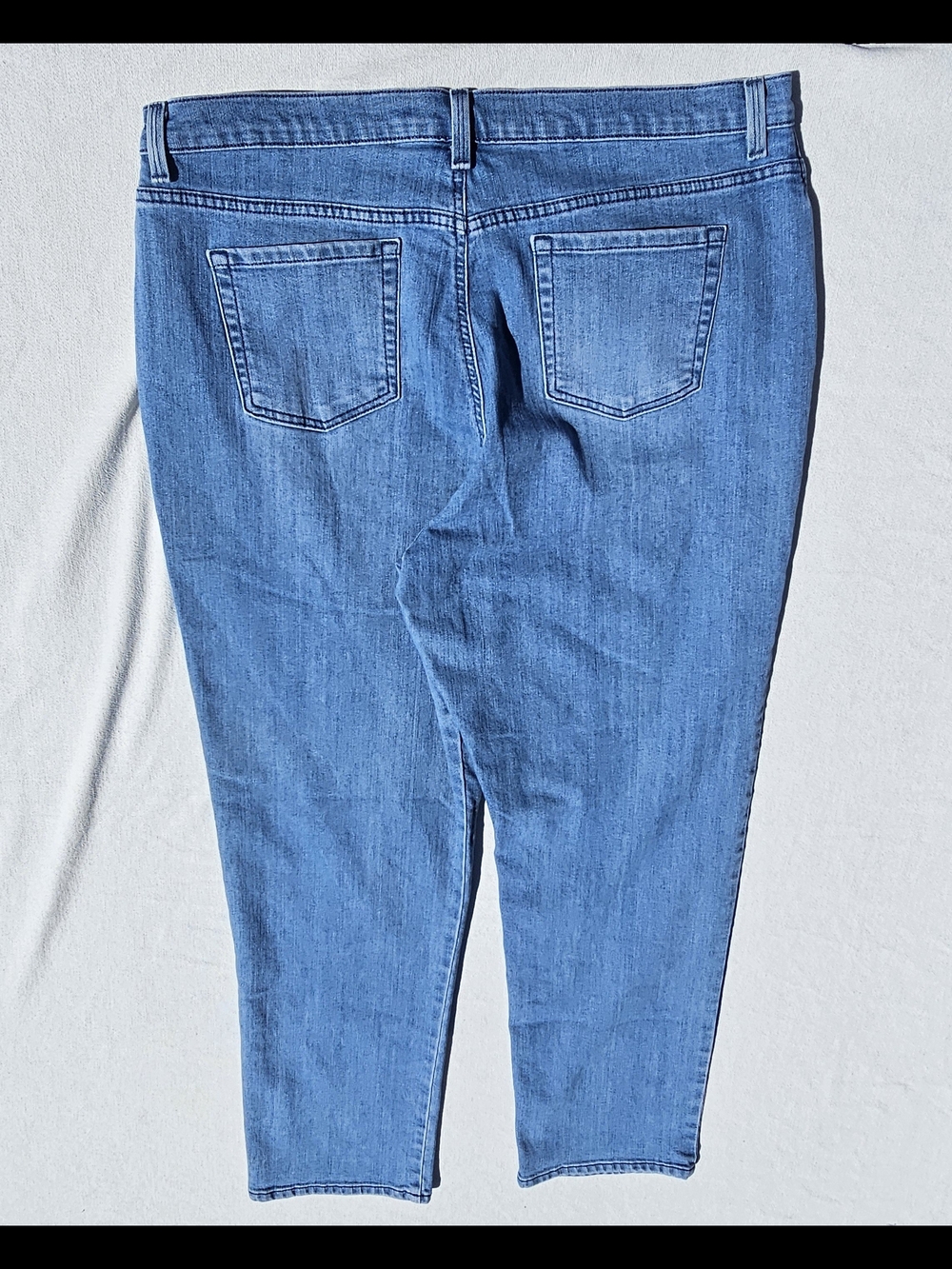 Gloria Vanderbilt Light Wash Stretch Jeans Women's Size 18. - Picture 2 of 4
